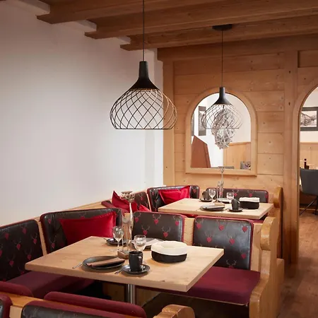 Aparthotel Maximilian 4*