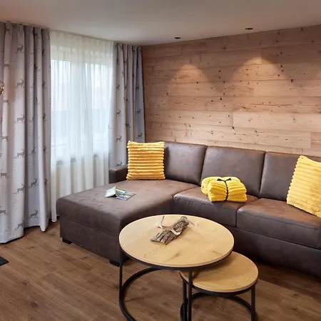 Aparthotel Maximilian 4*