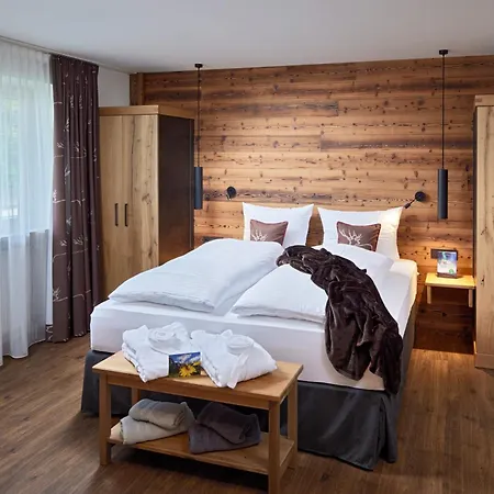 Aparthotel Maximilian 4*