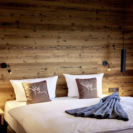 Maximilian Aparthotel 4*