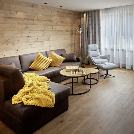 Maximilian Aparthotel
