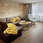 Maximilian Aparthotel