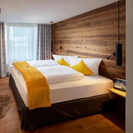 Maximilian Aparthotel
