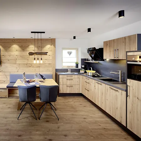Hotel apartamentowy Maximilian 4*